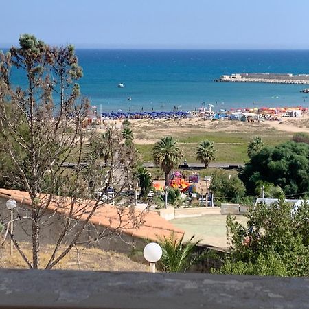 La Bussola Hotel Porto Palo Exterior photo