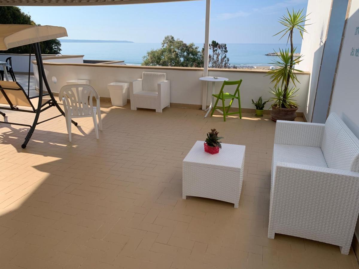 La Bussola Hotel Porto Palo Exterior photo