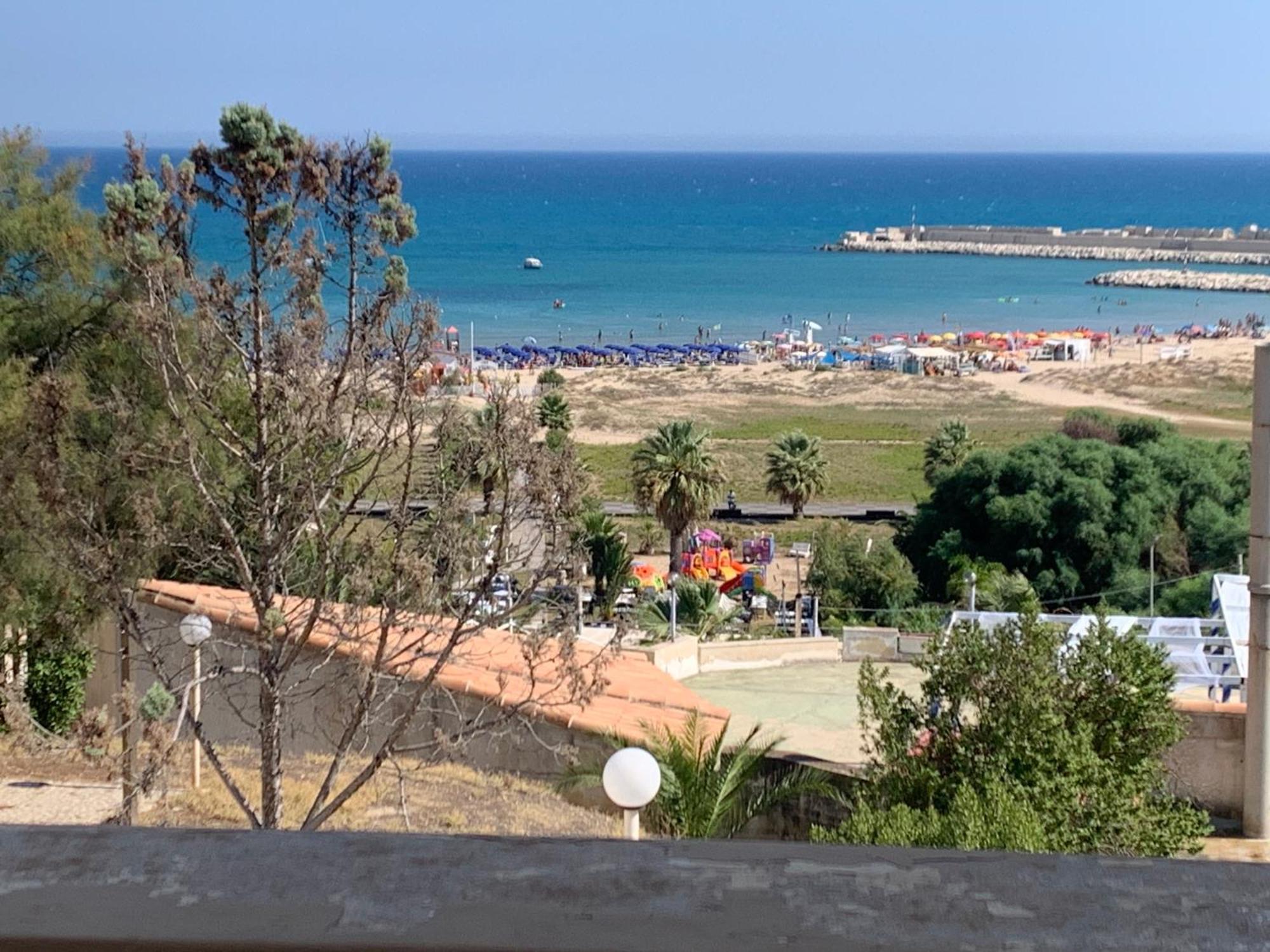 La Bussola Hotel Porto Palo Exterior photo
